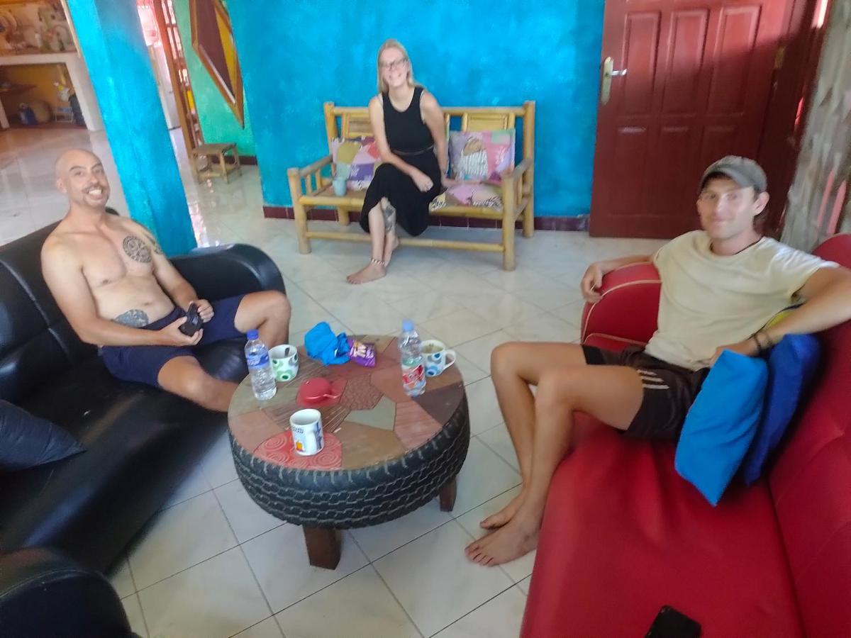 Casa Minha Backpackers Hostel Дили Экстерьер фото